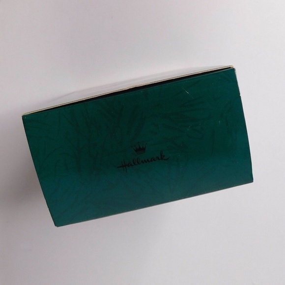 HALLMARK 1995 Keepsake Ornament Collector’s Club Christmas Collecting Memories - Picture 13 of 14